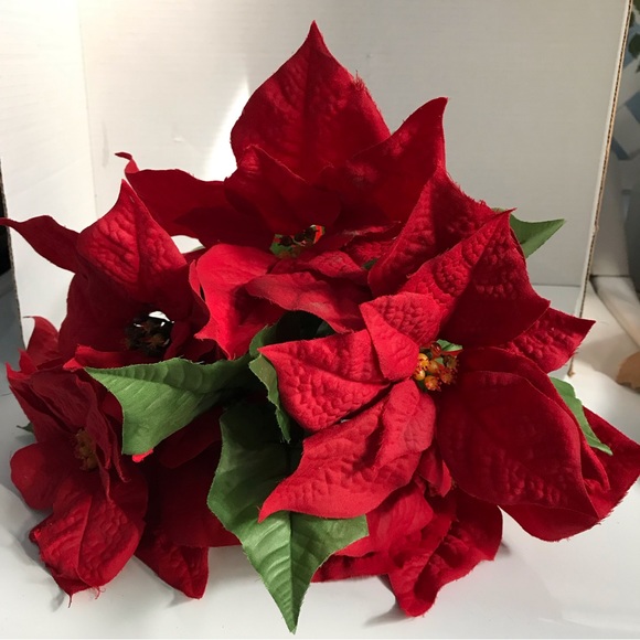 Red silk poinsettia foliage for indoor or outdoor holiday decoration - Picture 9 of 13